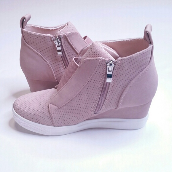 LAST ONE!! Sz 7 Zoey Blush Wedge Sneaker - Picture 2 of 8